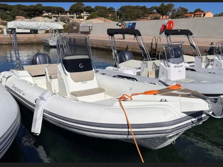 Pronajmout si Capelli Tempest 700 Sun v Francie