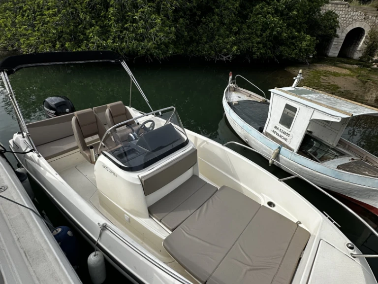 Pronájem lodi Marseille lákavé ceny Activ 605 Open Pack Sport