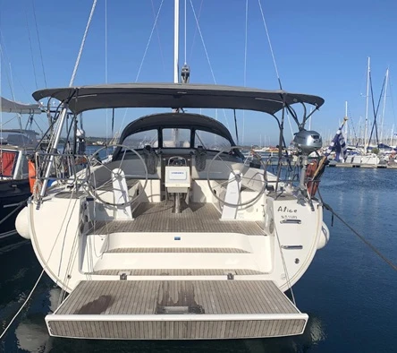 Bavaria Cruiser 51 jednotlivci a charterové společnosti v Perigiali