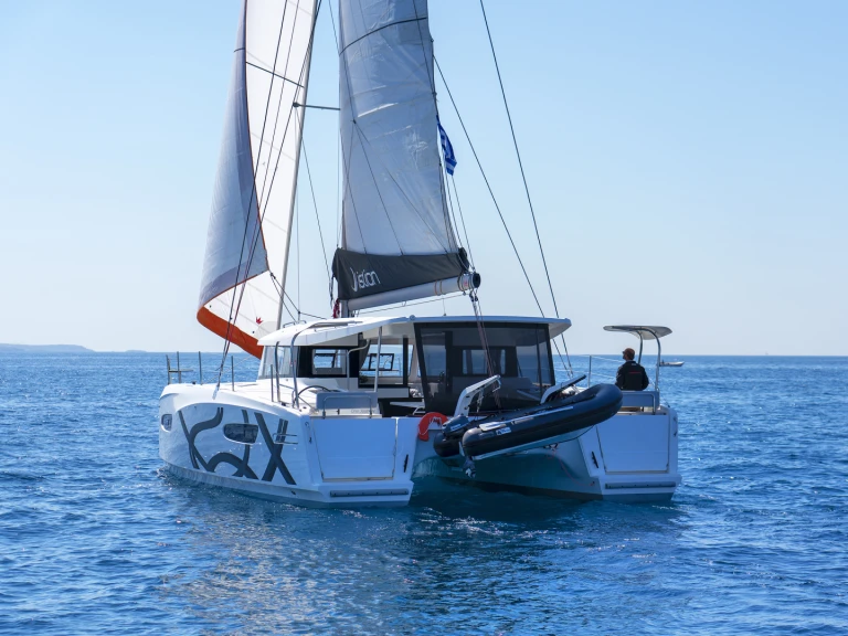 Pronajmout si Excess Excess 13 - 4 + 2 cab. v Alimos