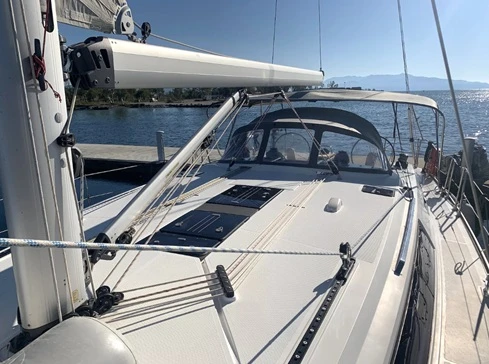 Pronájem lodi Perigiali lákavé ceny Cruiser 51