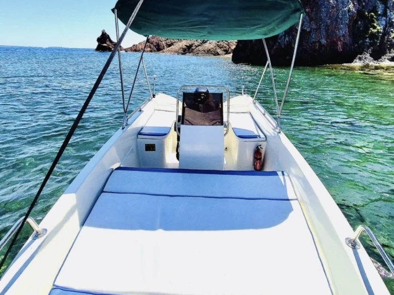 Motorová loď k pronájmu v Cannes za nejlepší cenu