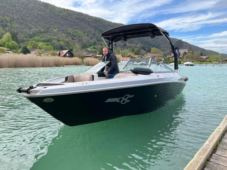 Pronájem Motorová loď v Annecy -Four Winns Horizon 200