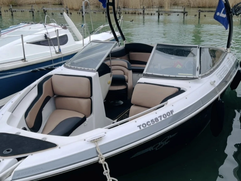 Pronájem lodi Four Winns Horizon 200 v Annecy na Samboatu