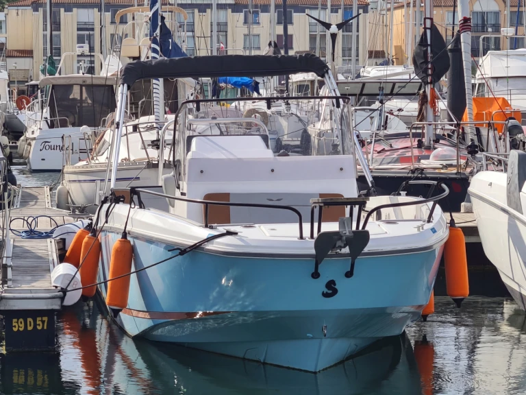 Pronájem lodi Les Sables-d'Olonne lákavé ceny Flyer 8 SPACEdeck