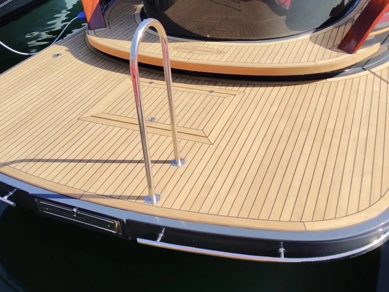 Gozzo POSITANO 32 jednotlivci a charterové společnosti v Marina de Palamós