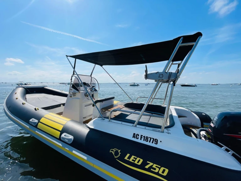 Pronajmout si Nautica Led Nautica Led 750 GS v Lège-Cap-Ferret