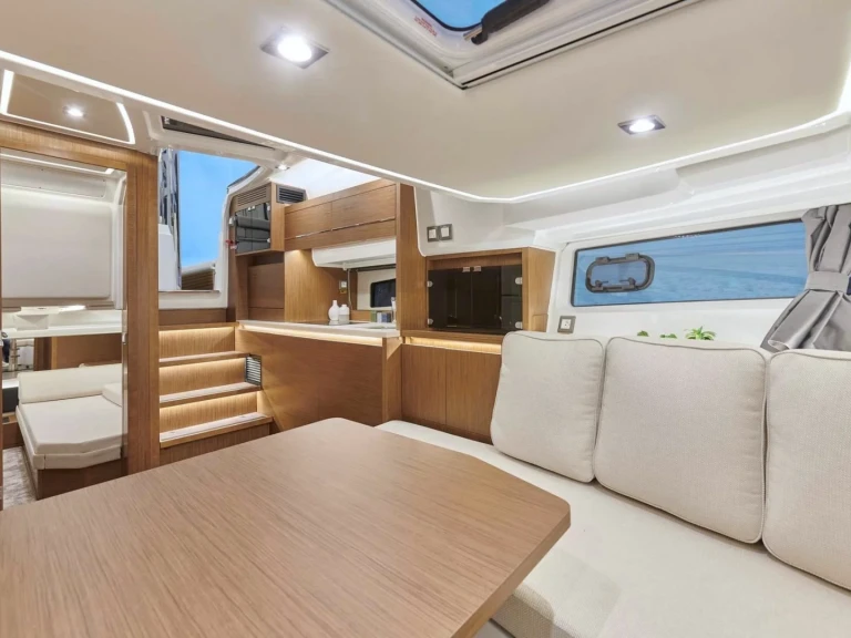 Pronájem lodi Palamos lákavé ceny CAP CAMARAT 12,5WA