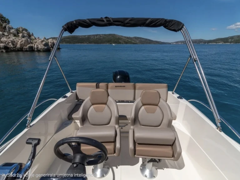 Quicksilver Activ 605 Open jednotlivci a charterové společnosti v Split