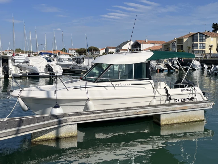 Pronájem Motorová loď v Saint-Gilles-Croix-de-Vie -Jeanneau Merry Fisher 625 HB