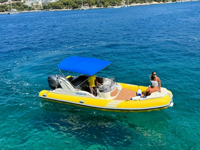 Pronajmout si Solemar Solemar S 580 v Hvar 
