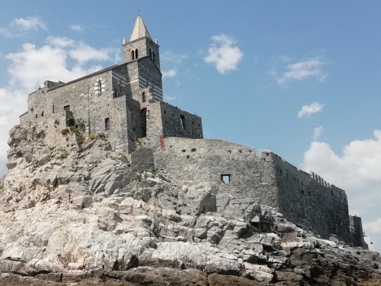 Plachetnice k pronájmu v Lerici za nejlepší cenu