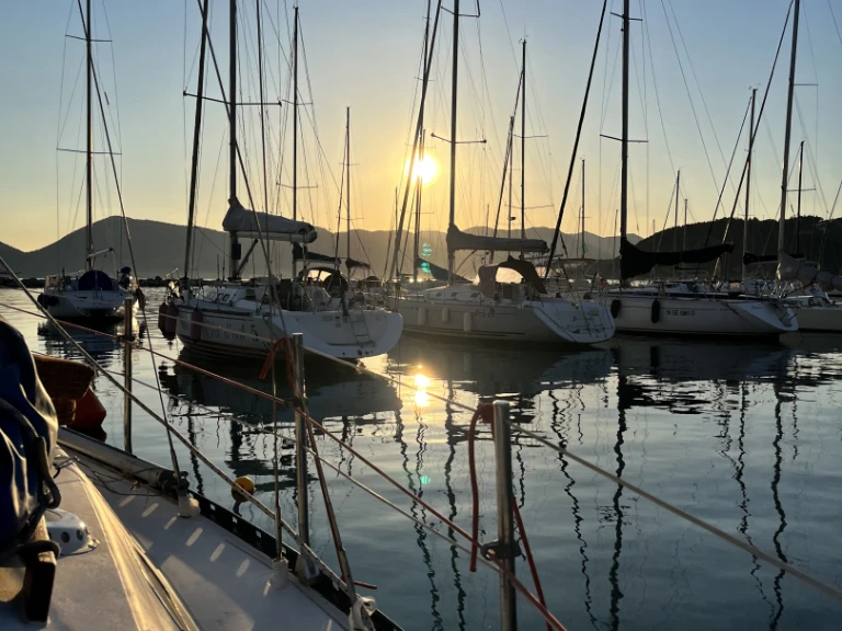 Pronájem jachty v Lerici -Cobra 750 na Samboatu