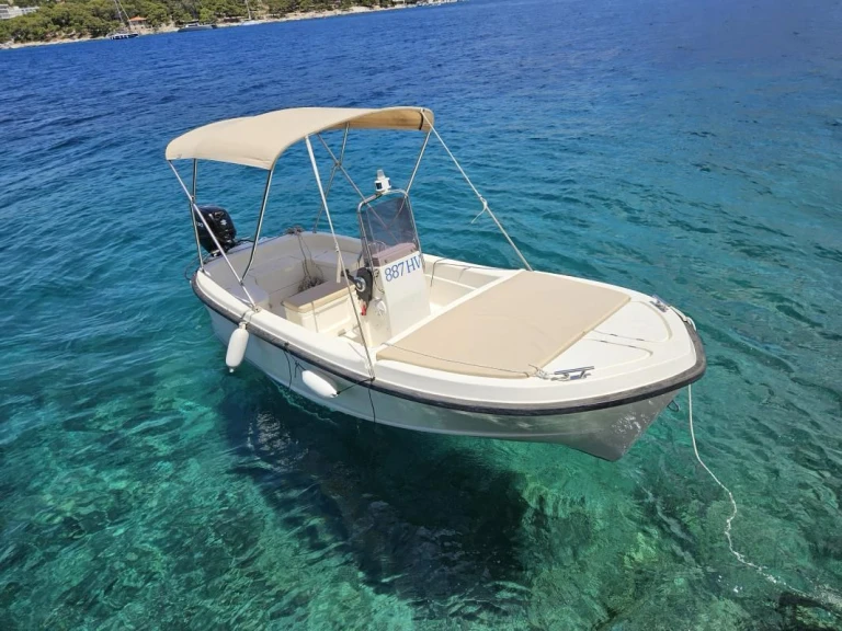 Pronájem jachty v Hvar  -Betina 500 na Samboatu