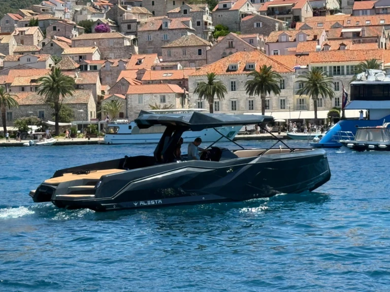 Motorová loď k pronájmu v Hvar  za nejlepší cenu