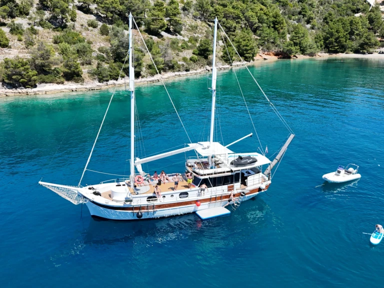 Pronájem lodi Traditional 82 v Split na Samboatu