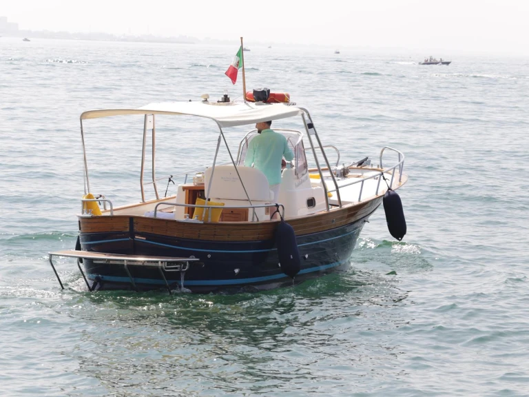 Pronájem jachty v Salerno -Fratelli Aprea Sorrento 7,50 open cruise na Samboatu
