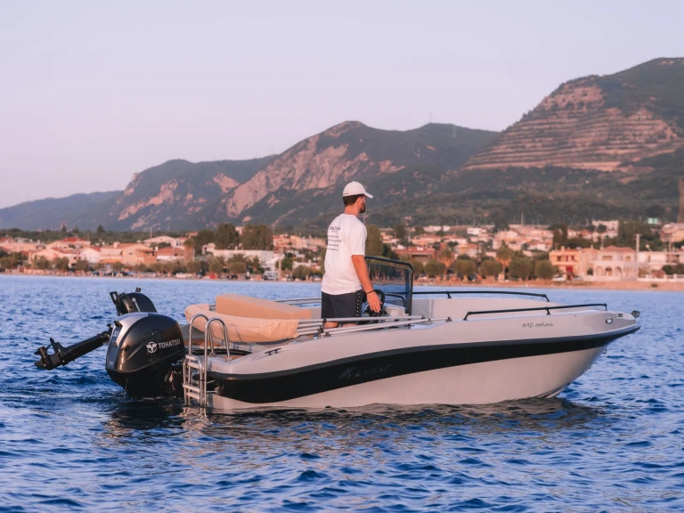 Pronájem lodi Nireus Optima 490 v Marina Aliki na Samboatu