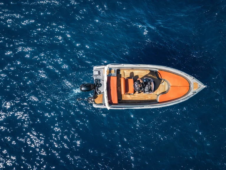 Pronájem Motorová loď v Svět -Poseidon Blu Water 170