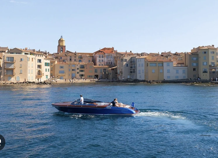 Pronajmout Motorová loď se skipperem či ne Riva v Port de Saint Tropez