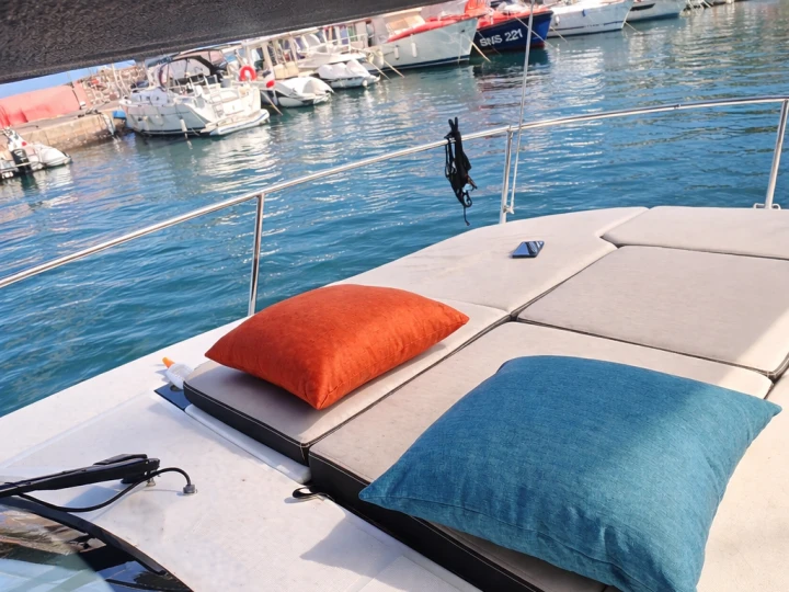 Pronajmout si Jeanneau Merry Fisher 1095 v Saint-Tropez