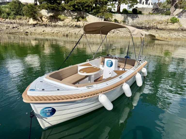 Pronajmout si Silver Yacht Silver 495 v Combrit