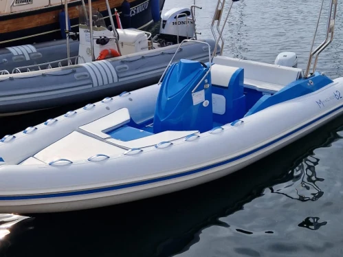 Pronajmout Polotuhá loď se skipperem či ne Magnus v Porto Rotondo
