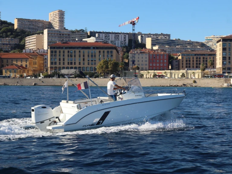 Pronajmout si Bénéteau Flyer 7 SPACEdeck v Portimão