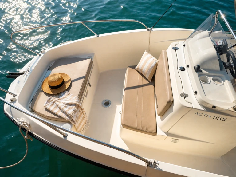 Pronajmout si Quicksilver Activ 555 Open v Palavas-les-Flots