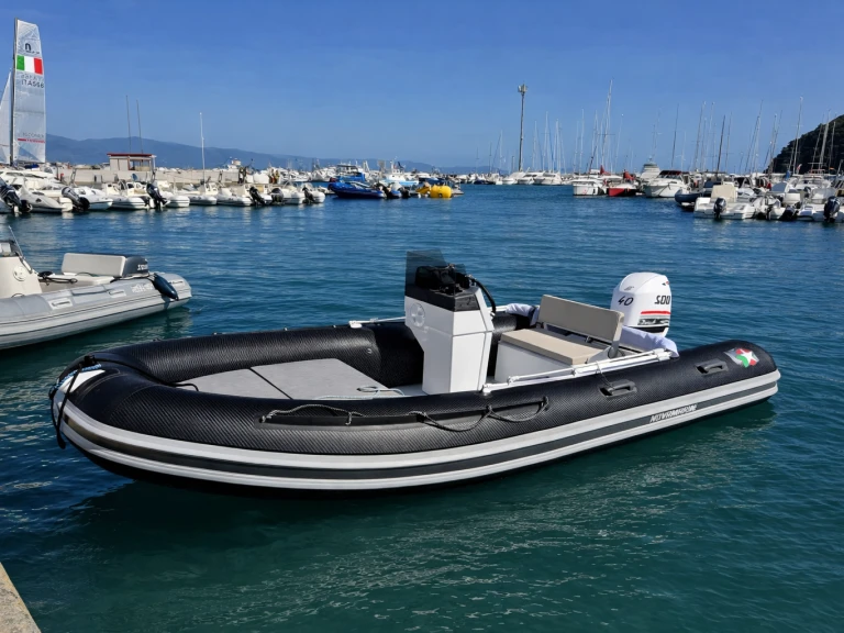 Pronájem Polotuhá loď Novamarine s licencí