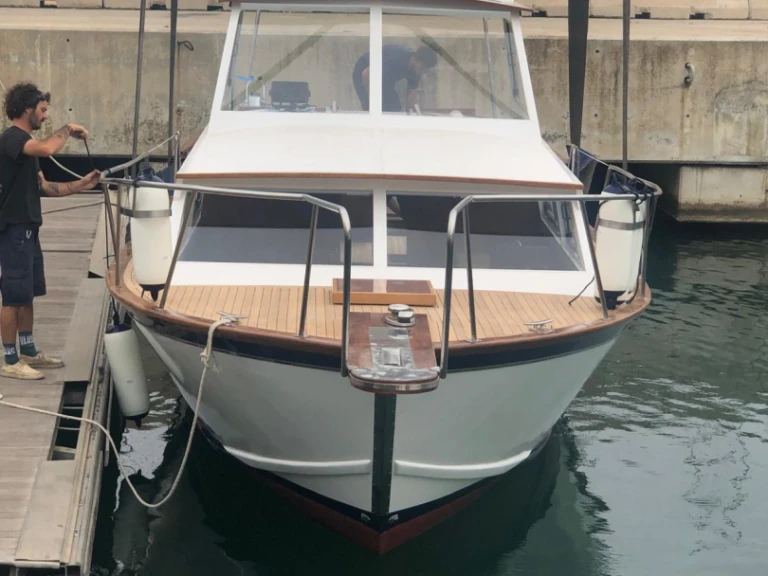 Pronájem lodi Cris-Craft Chris-Craft Classic 30 v Mahon na Samboatu