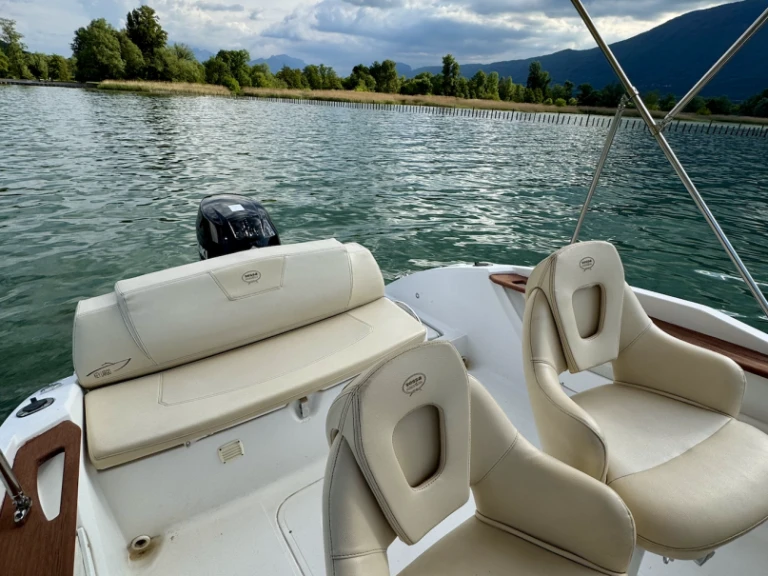 Pronajmout Motorová loď se skipperem či ne Sessa Marine v Aix-les-Bains