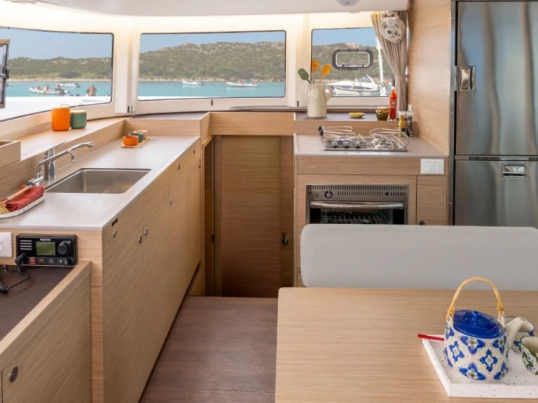 Pronájem lodi Olbia lákavé ceny Lagoon 38