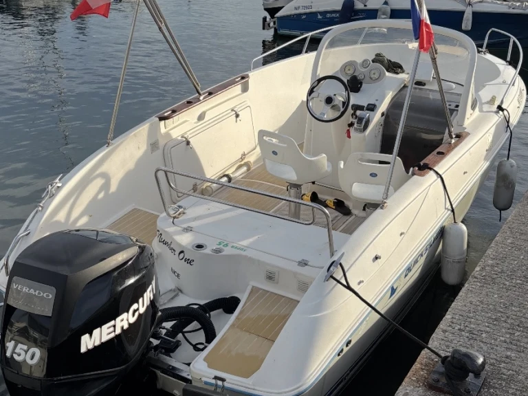 Motorová loď k pronájmu v Cannes za nejlepší cenu