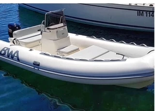 Pronajmout Polotuhá loď se skipperem či ne Bwa v San Teodoro