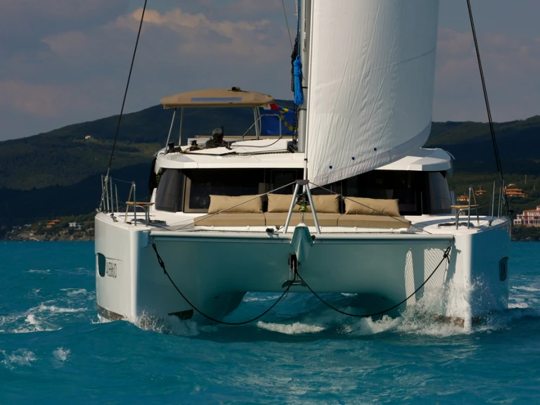Pronájem Katamarán Fountaine Pajot s licencí