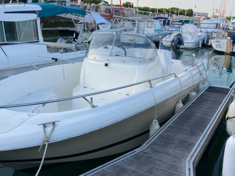 Pronájem lodi Jeanneau Cap Camarat 635 Open v Royan na Samboatu