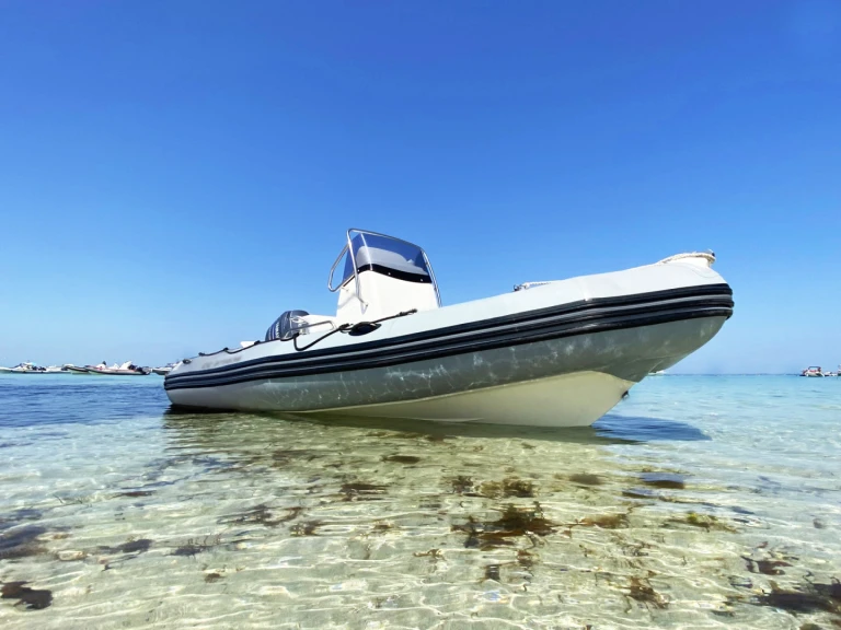 Pronájem Polotuhá loď v Bénodet -Zodiac Pro Open 550 Black Limited