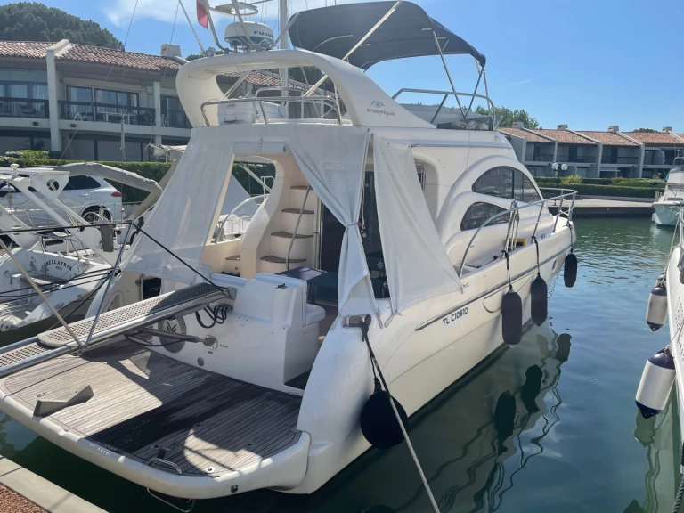 Pronájem lodi Intermare 42 Fly v Port de Saint Tropez na Samboatu