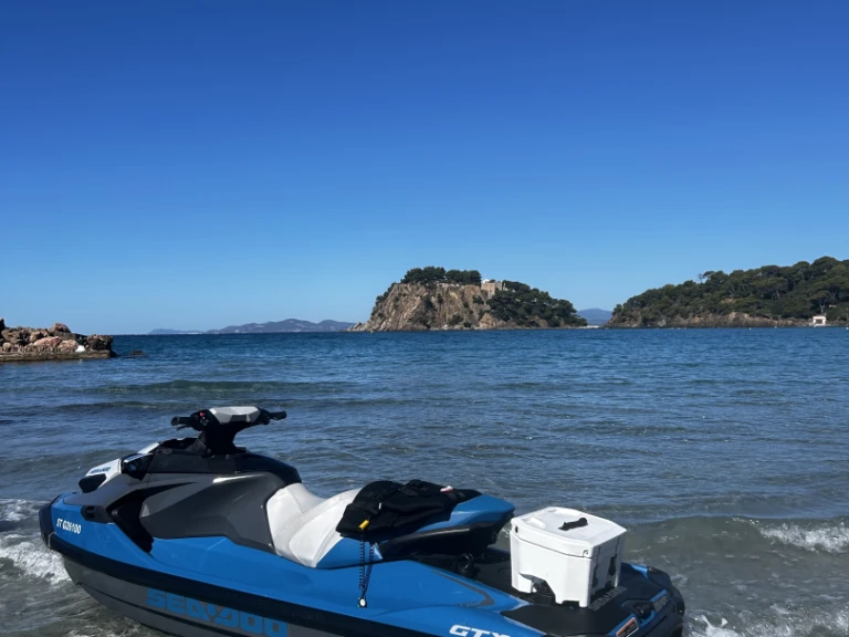 Pronajmout Vodní skútr se skipperem či ne Sea-Doo v Hyeres