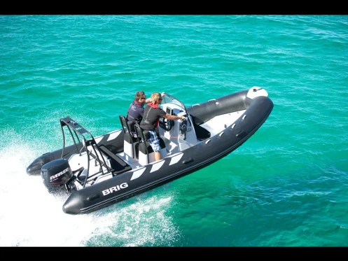 Pronajmout si Brig Navigator 570 v Marseille