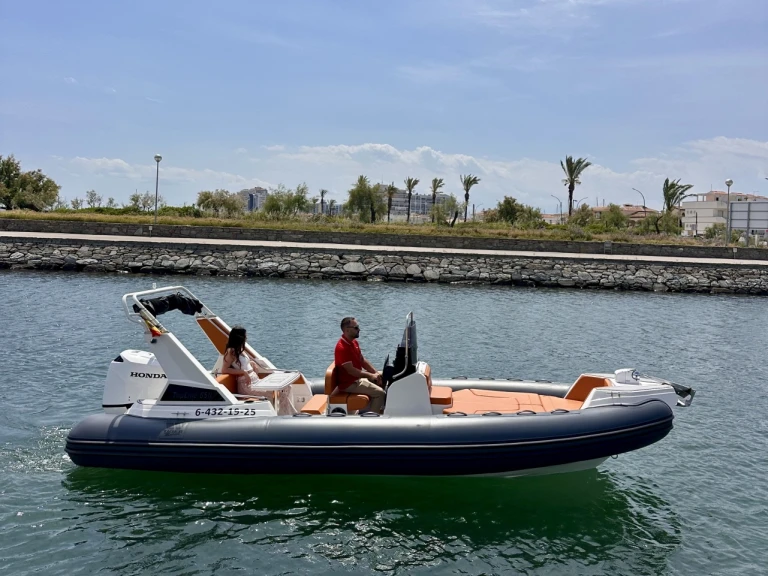 Pronájem lodi Empuriabrava lákavé ceny 650 Topline
