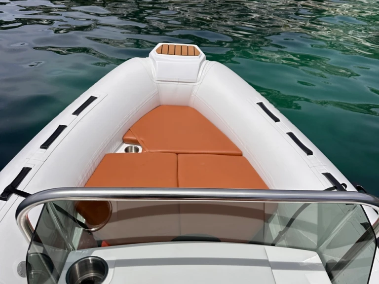 Pronájem jachty v Empuriabrava -Tiger Proline 620 na Samboatu