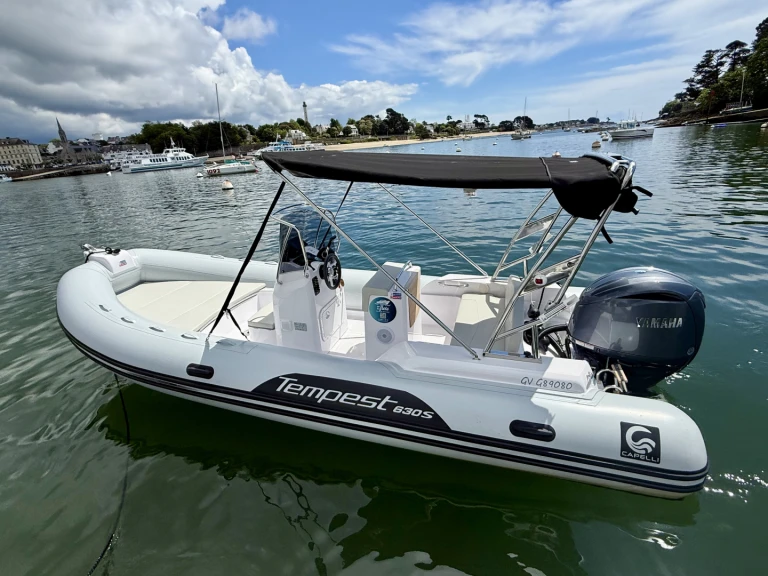 Pronájem Polotuhá loď v Combrit -Capelli Tempest 630