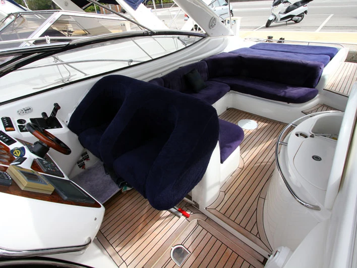Pronájem Motorová loď Sunseeker s licencí