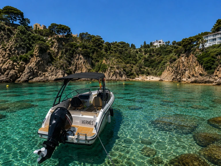 Quicksilver Activ 605 Bowrider jednotlivci a charterové společnosti v Blanes