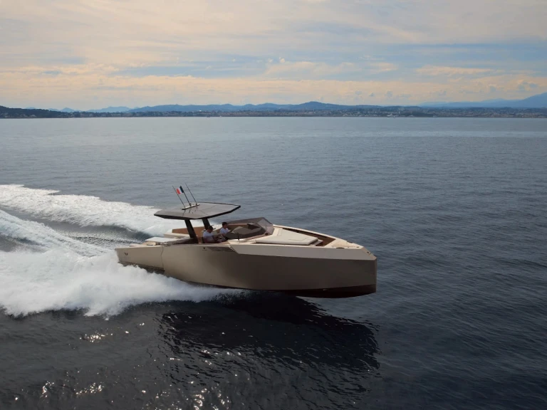 Pronájem Motorová loď v Cannes -Alium 42 T Top