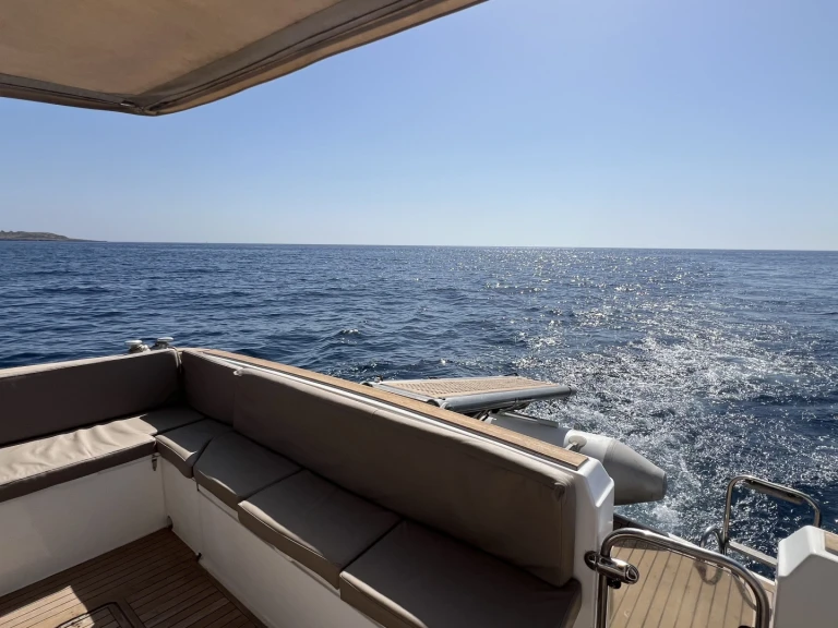 Pronajmout si Azimut Azimut 37 Fly v Marzamemi