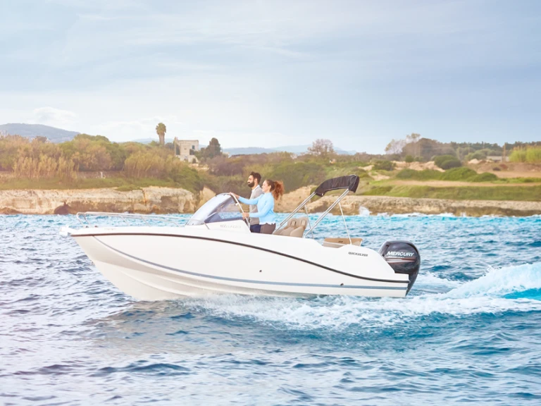 Pronajmout si Quicksilver Activ 605 Sundeck v Llançà