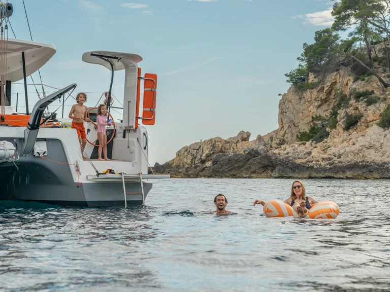 Pronájem lodi Excess Excess 13 v Porto-Vecchio na Samboatu